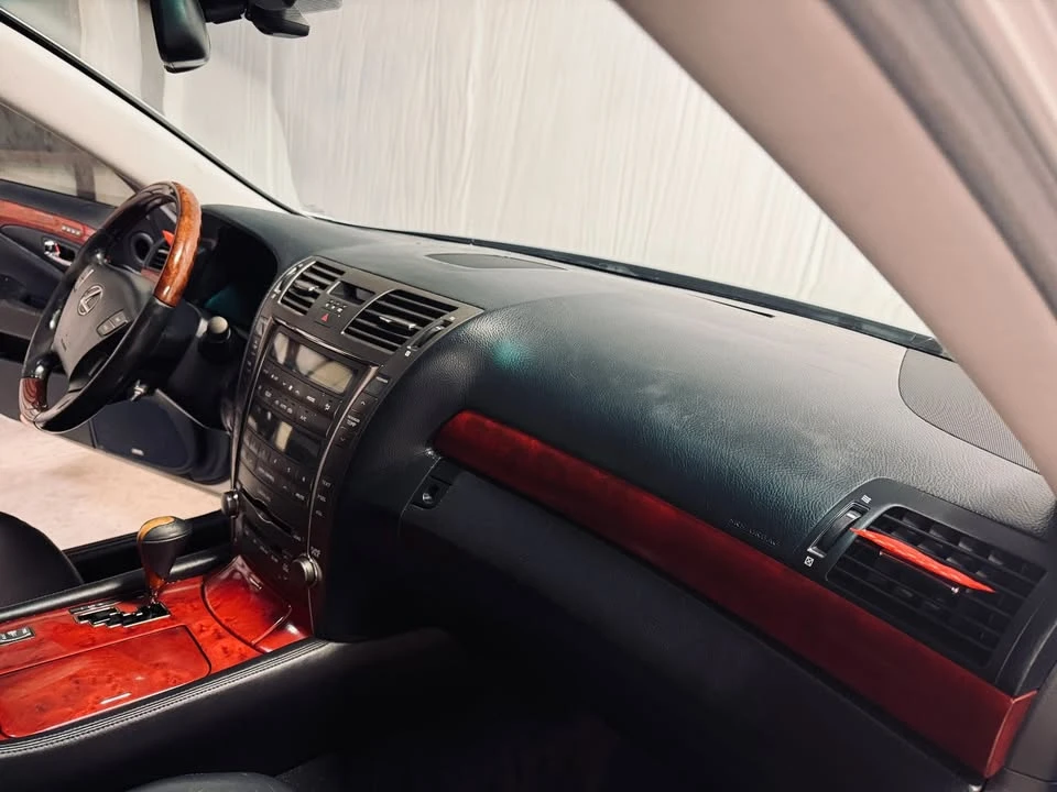 2008 Lexus LS 4th Gen - Image 18 of 19