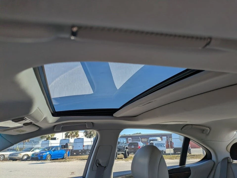 2008 Lexus LS 4th Gen - Image 16 of 20