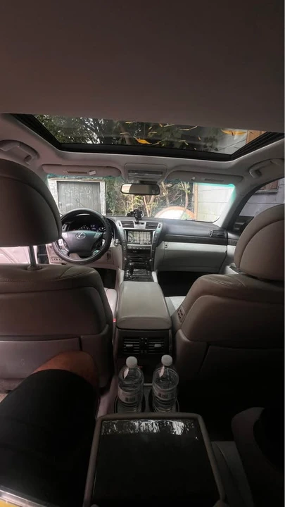 2008 Lexus LS 4th Gen - Image 16 of 18
