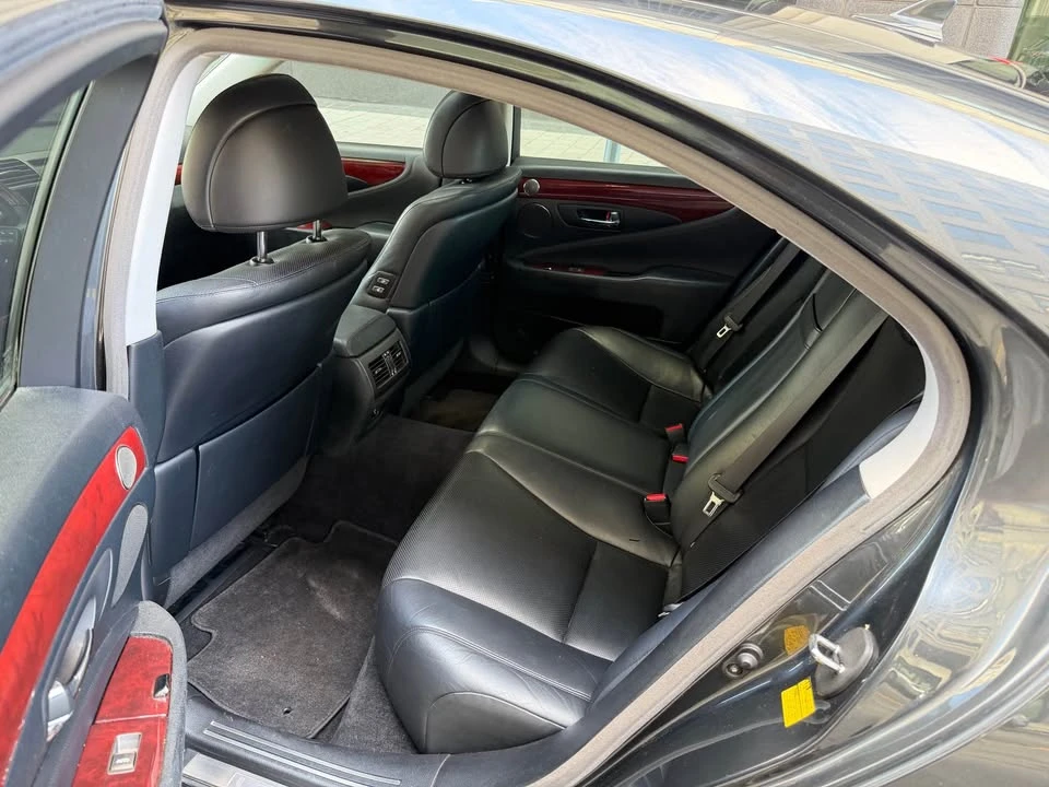 2008 Lexus LS 4th Gen - Image 11 of 18