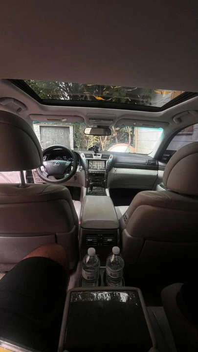 2008 Lexus LS 4th Gen - Image 16 of 19