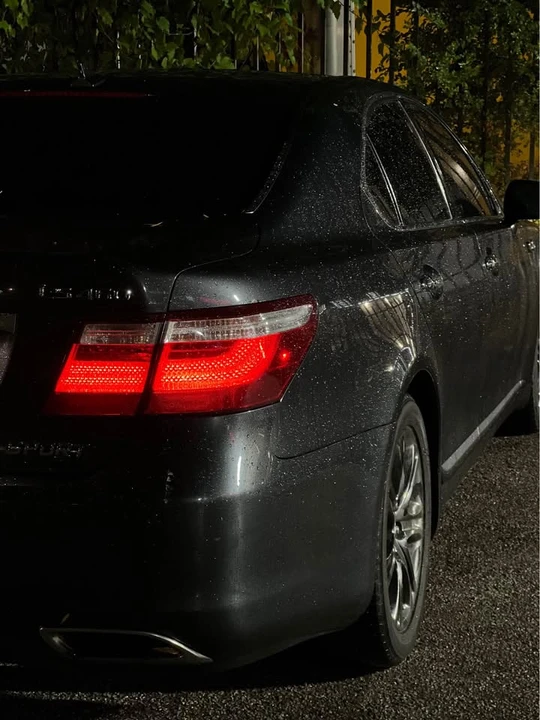 2008 Lexus LS 4th Gen - Image 3 of 18