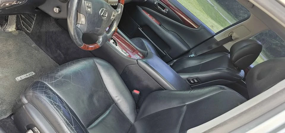 2008 Lexus LS 4th Gen - Image 9 of 19