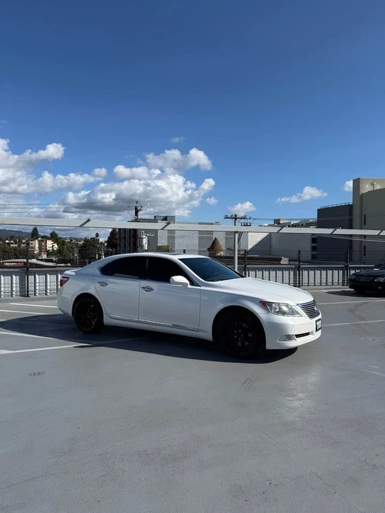2008 Lexus LS 4th Gen - Image 2 of 5