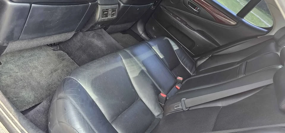 2008 Lexus LS 4th Gen - Image 18 of 19