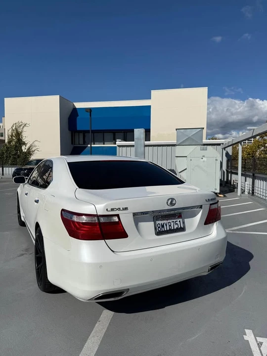 2008 Lexus LS 4th Gen - Image 3 of 5