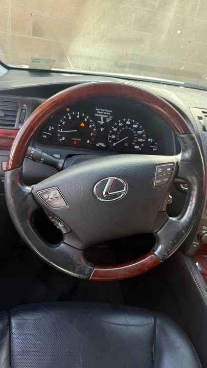 2008 Lexus LS 4th Gen - Image 7 of 11