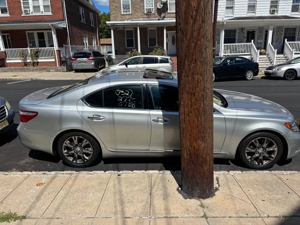2008 Lexus LS 4th Gen - Image 2 of 9