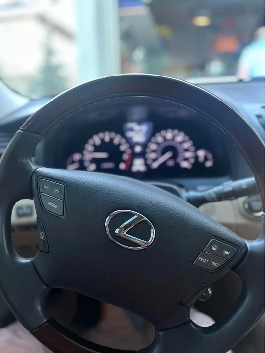 2008 Lexus LS 4th Gen - Image 9 of 14