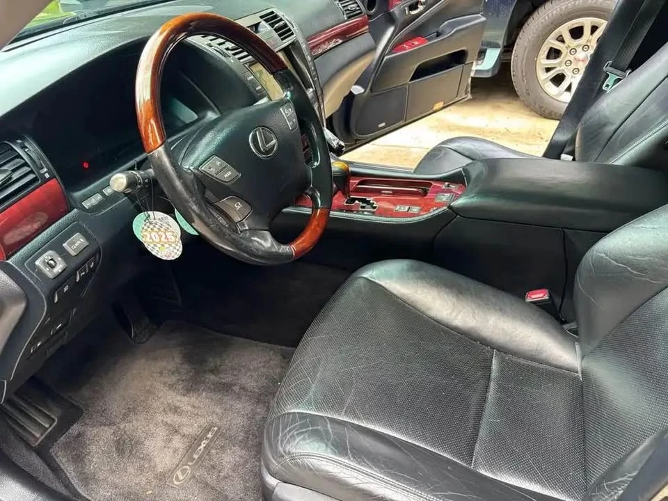 2008 Lexus LS 4th Gen - Image 6 of 8