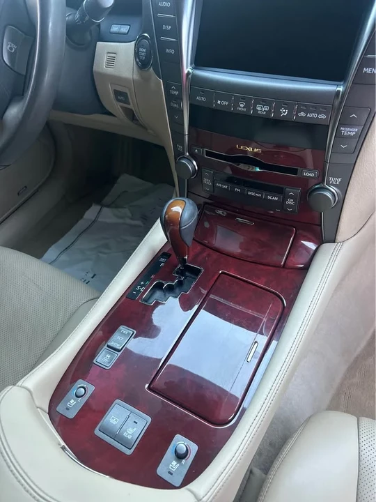 2008 Lexus LS 4th Gen - Image 13 of 14