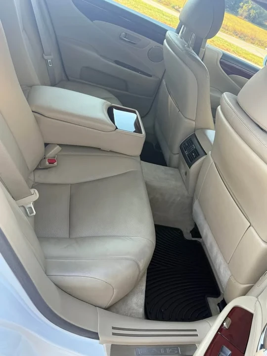 2008 Lexus LS 4th Gen - Image 9 of 13