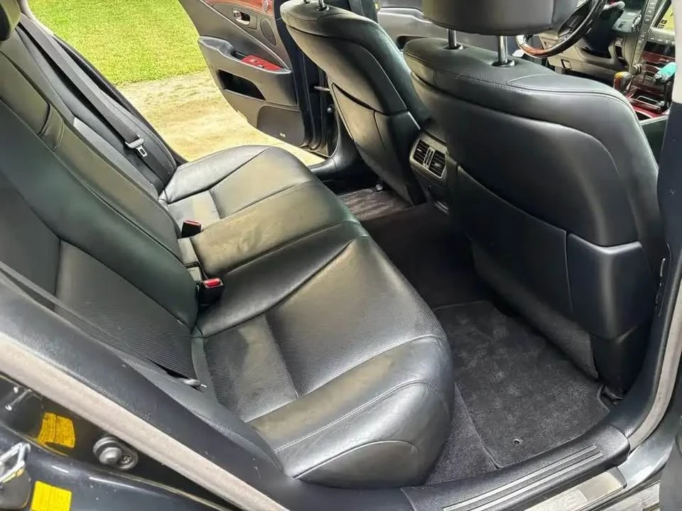 2008 Lexus LS 4th Gen - Image 5 of 8