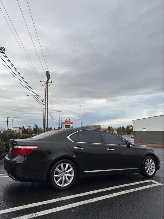 2008 Lexus LS 4th Gen - Image 5 of 7