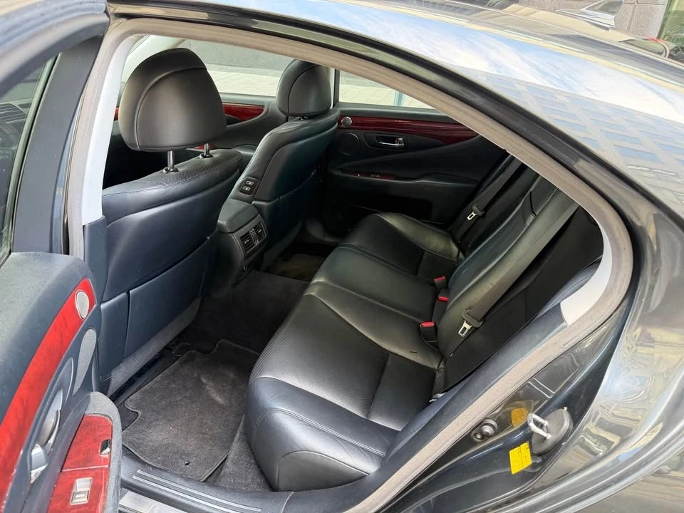 2008 Lexus LS 4th Gen - Image 12 of 17