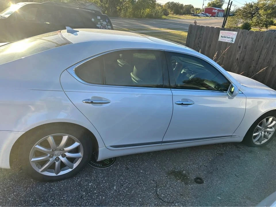 2008 Lexus LS 4th Gen - Image 9 of 11