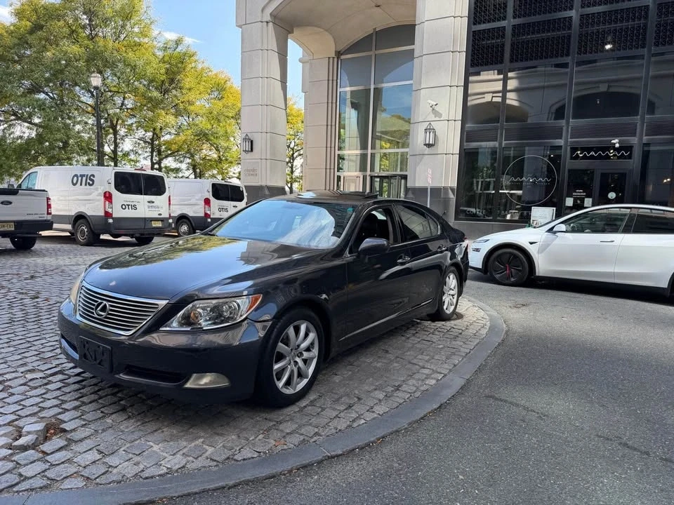2008 Lexus LS 4th Gen - Image 2 of 17