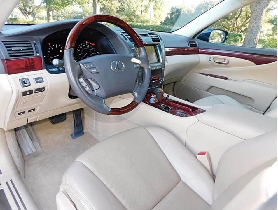 2008 Lexus LS 4th Gen - Image 11 of 18
