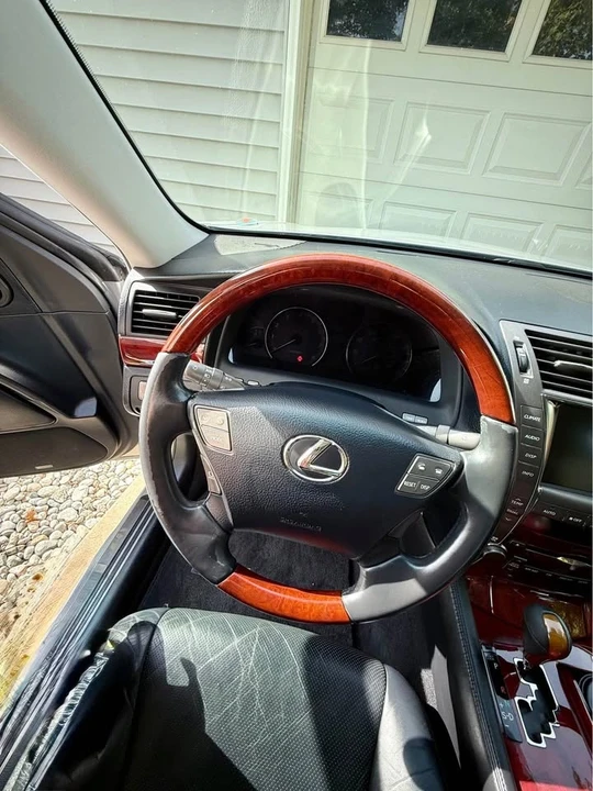 2008 Lexus LS 4th Gen - Image 11 of 20