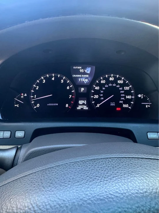 2008 Lexus LS 4th Gen - Image 11 of 13