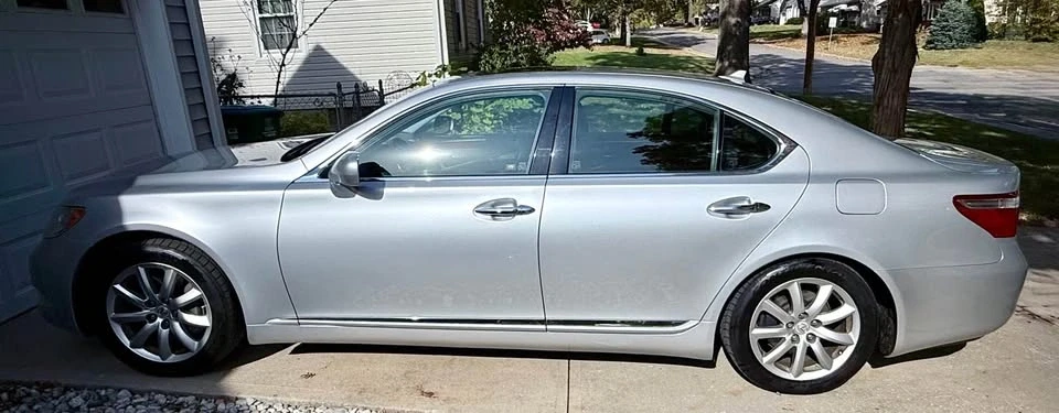 2008 Lexus LS 4th Gen - Image 2 of 20