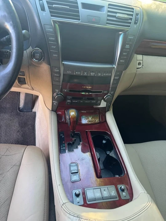 2008 Lexus LS 4th Gen - Image 12 of 13