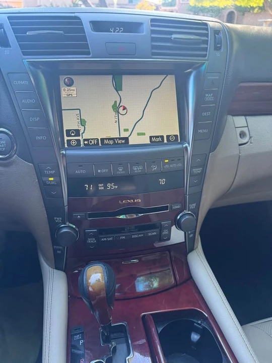 2008 Lexus LS 4th Gen - Image 10 of 13