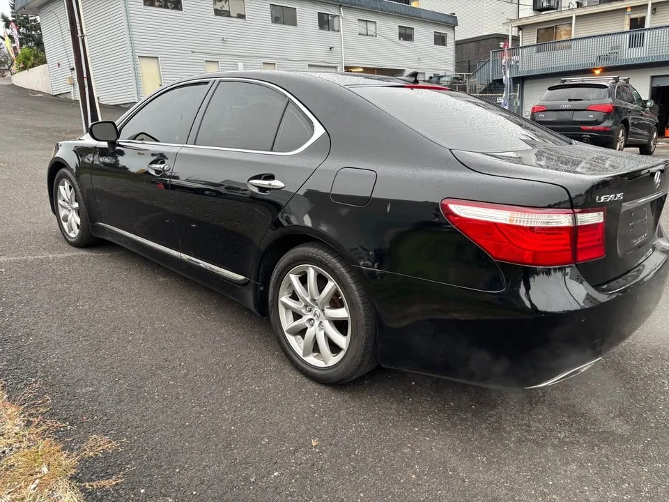 2008 Lexus LS 4th Gen - Image 9 of 20
