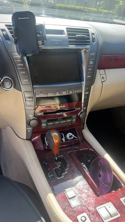 2008 Lexus LS 4th Gen - Image 3 of 8