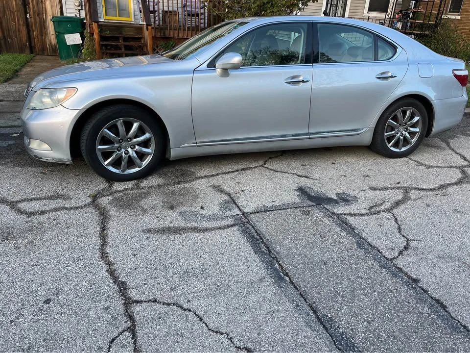 2008 Lexus LS 4th Gen - Image 5 of 12