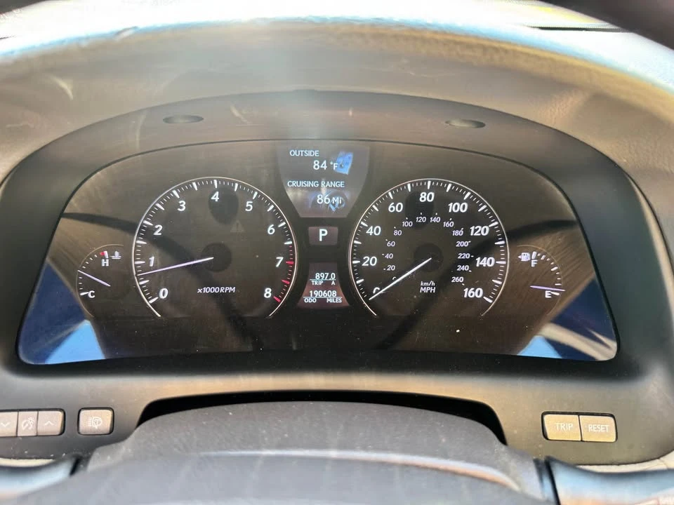 2008 Lexus LS 4th Gen - Image 11 of 18