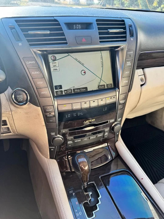 2008 Lexus LS 4th Gen - Image 10 of 18