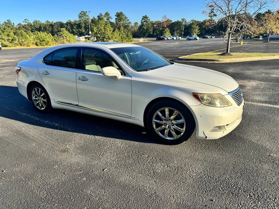 2008 Lexus LS 4th Gen - Image 17 of 18