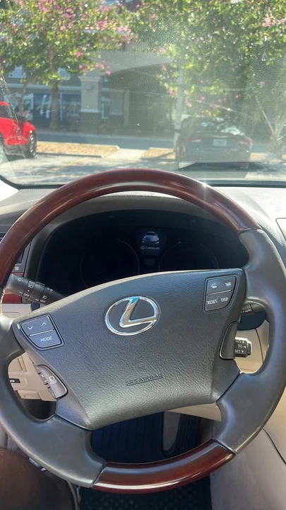 2008 Lexus LS 4th Gen - Image 5 of 8