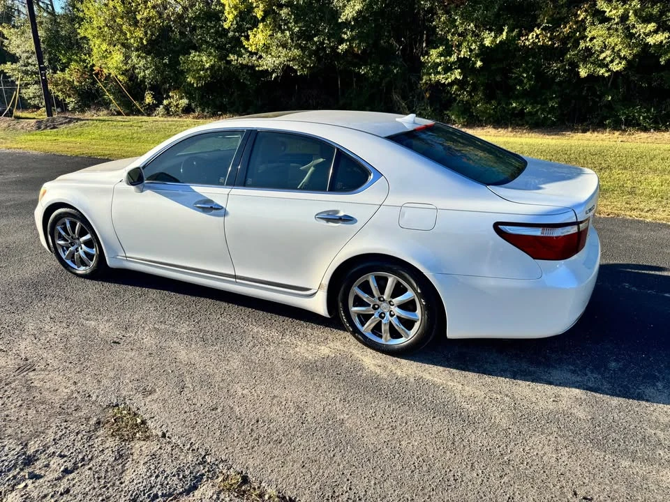 2008 Lexus LS 4th Gen - Image 18 of 18