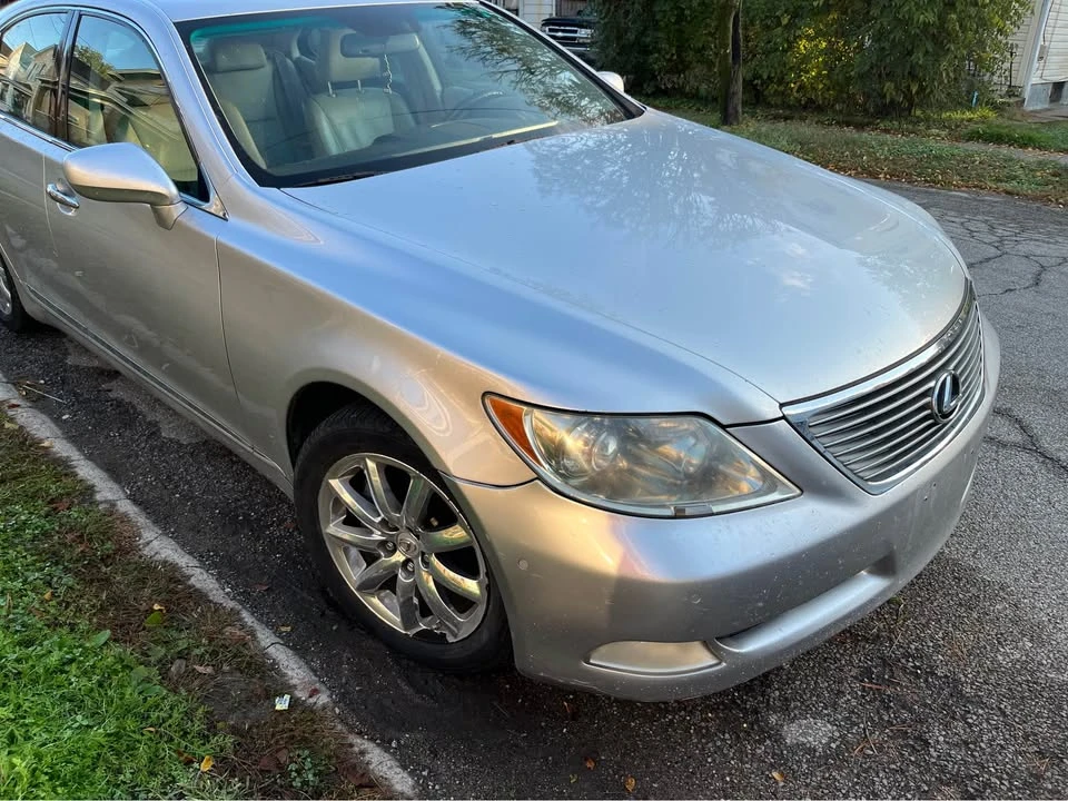 2008 Lexus LS 4th Gen - Image 9 of 12