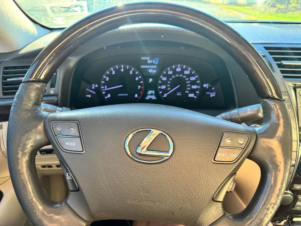 2008 Lexus LS 4th Gen - Image 9 of 18