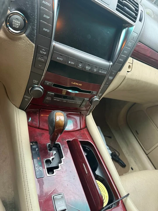 2008 Lexus LS 4th Gen - Image 12 of 13