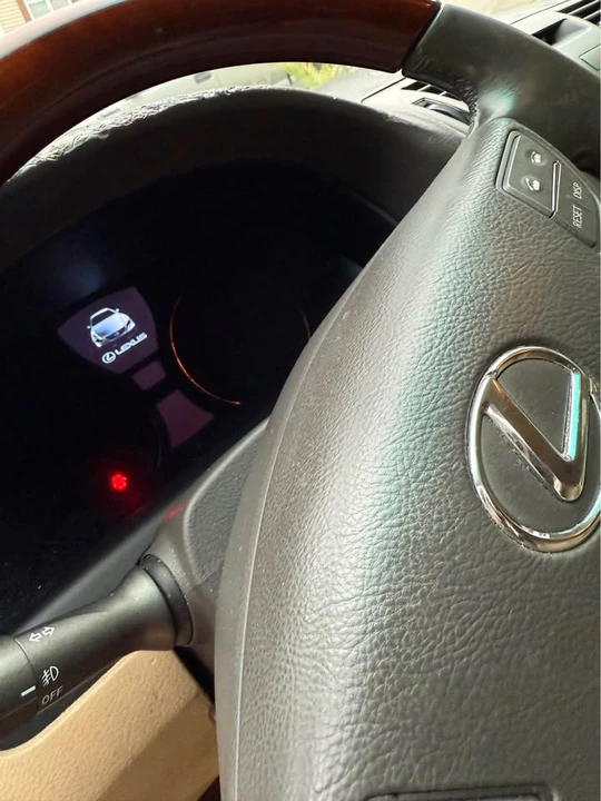 2008 Lexus LS 4th Gen - Image 10 of 13