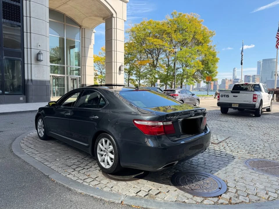 2008 Lexus LS 4th Gen - Image 2 of 17
