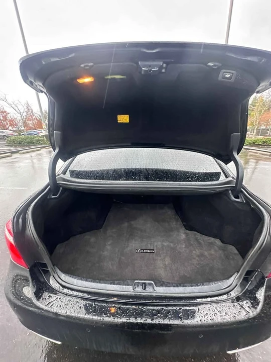 2008 Lexus LS 4th Gen - Image 10 of 13