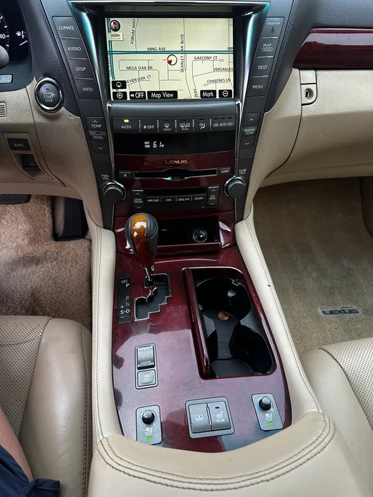 2008 Lexus LS 4th Gen - Image 4 of 8
