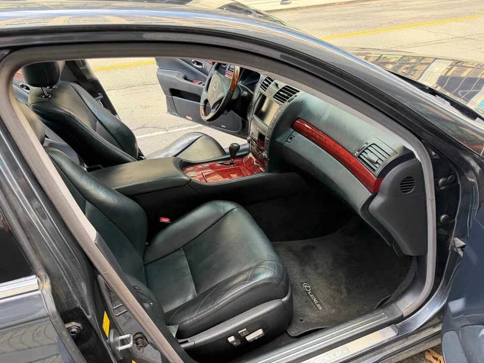2008 Lexus LS 4th Gen - Image 11 of 17