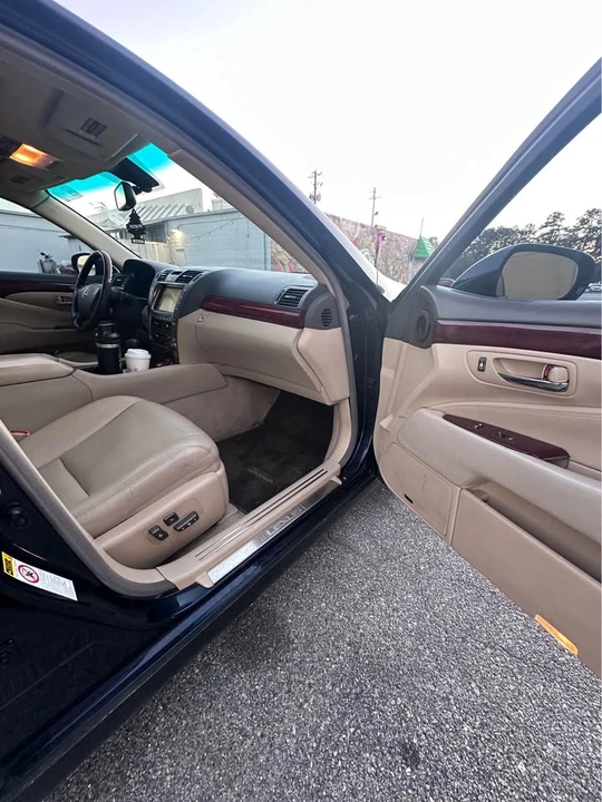 2008 Lexus LS 4th Gen - Image 8 of 15
