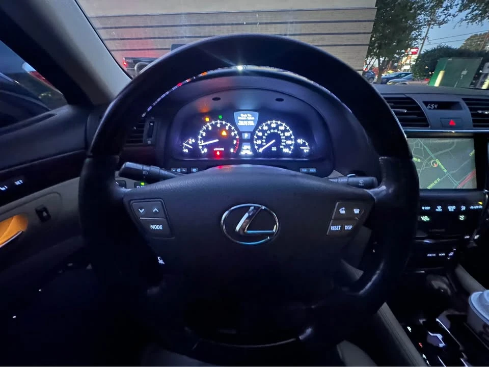 2008 Lexus LS 4th Gen - Image 11 of 15