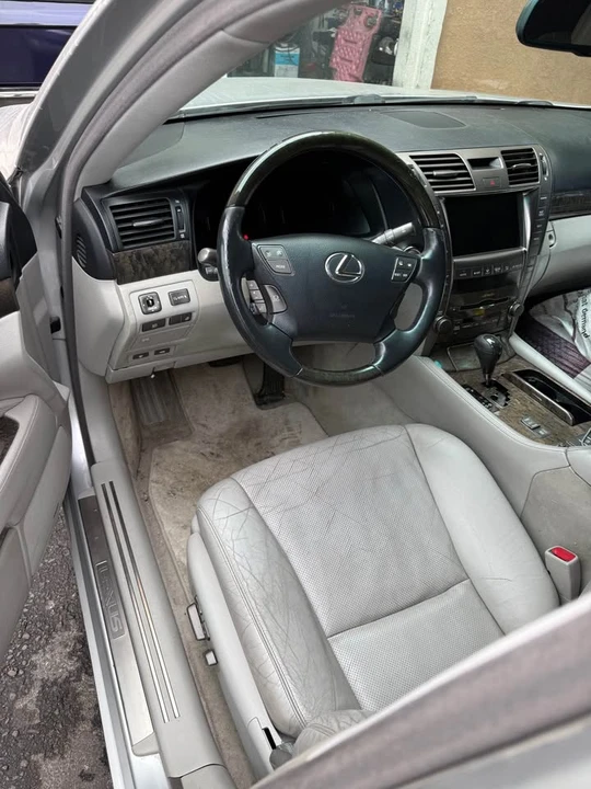 2008 Lexus LS 4th Gen - Image 4 of 5