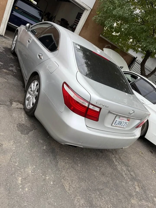 2008 Lexus LS 4th Gen - Image 2 of 5