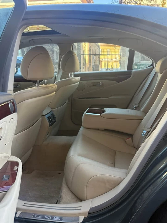 2008 Lexus LS 4th Gen - Image 10 of 16
