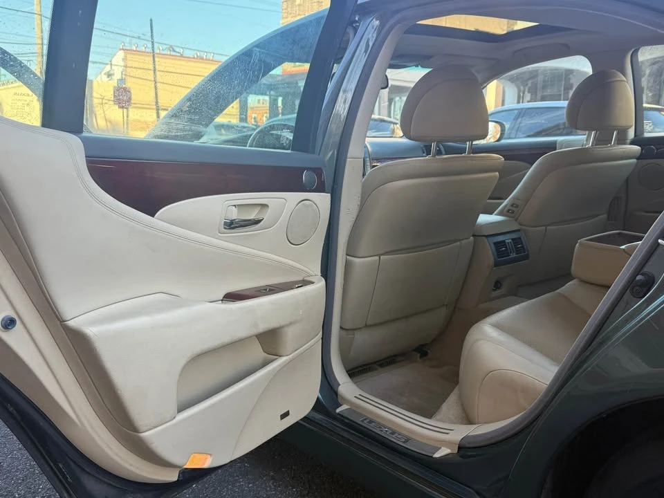 2008 Lexus LS 4th Gen - Image 11 of 16
