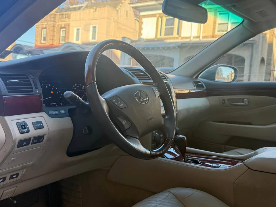 2008 Lexus LS 4th Gen - Image 13 of 16